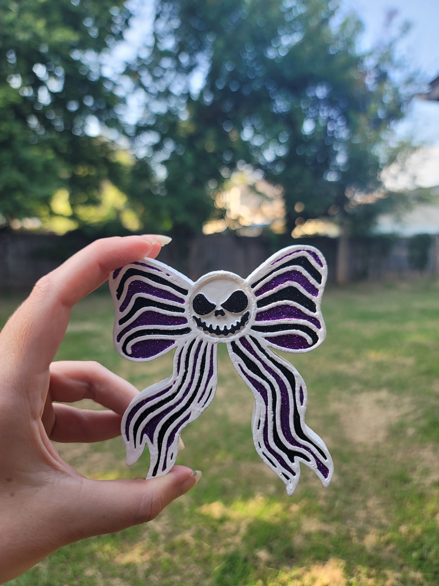 Spooky Striped Skull Bow Freshie – Monkey Farts Scent