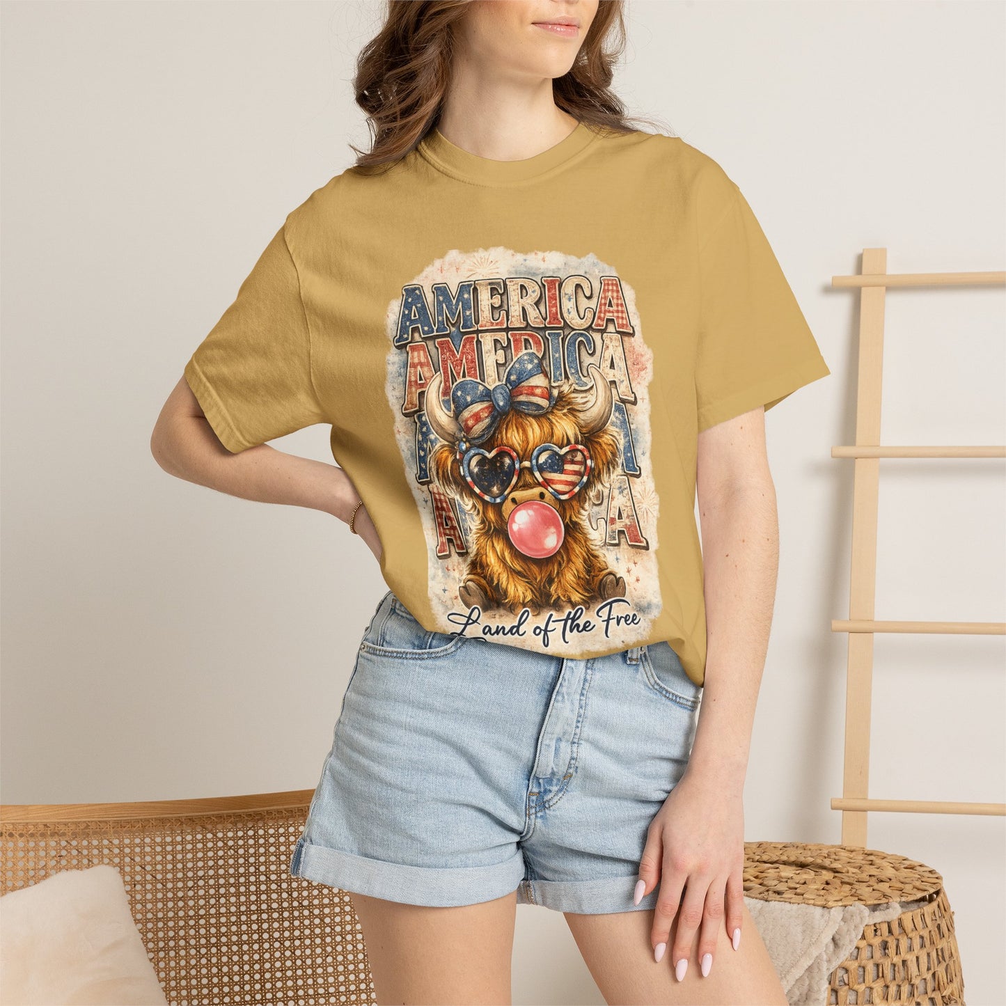 America Bulldog Graphic T-Shirt — "America" "Land of the Free" Patriotic Tee
