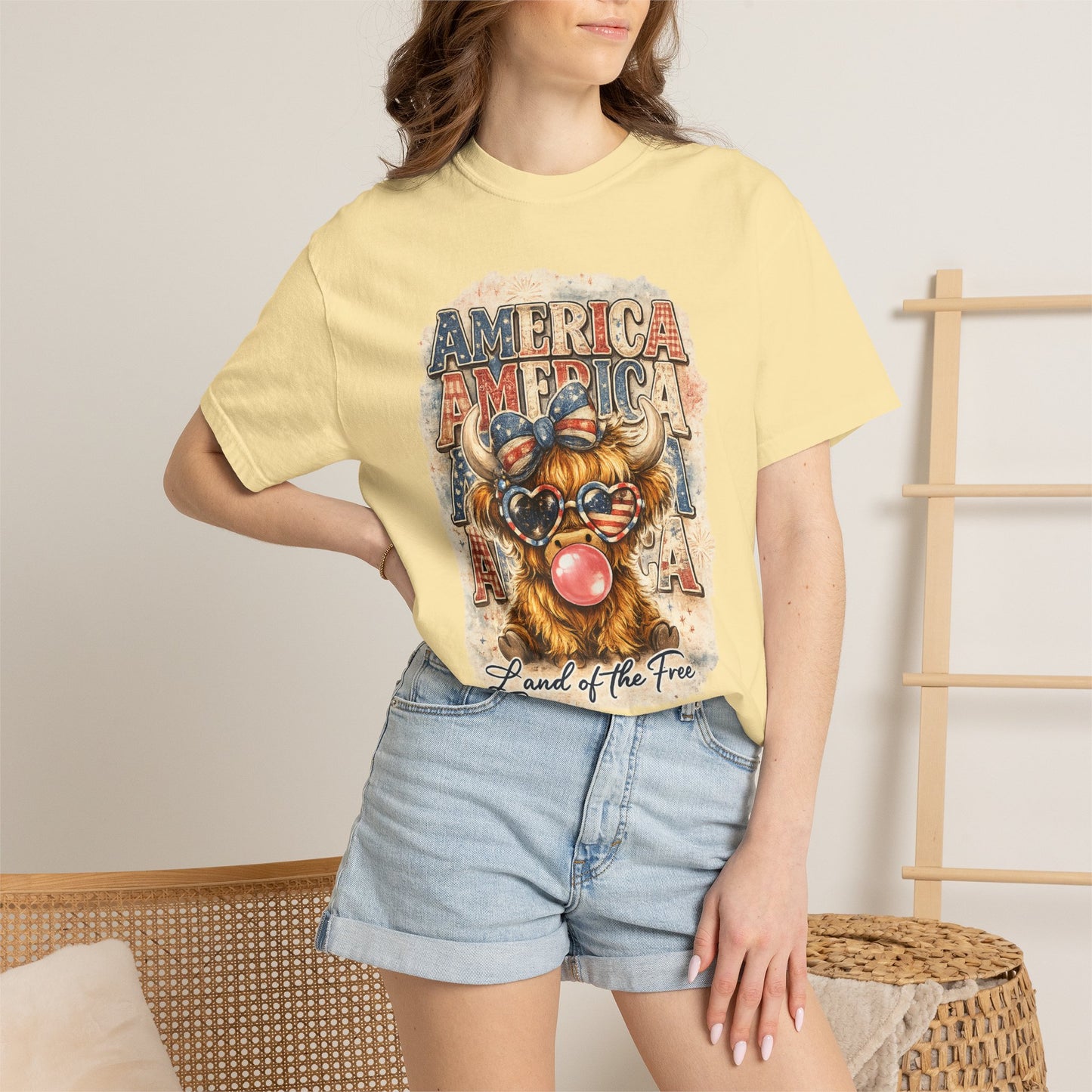 America Bulldog Graphic T-Shirt — "America" "Land of the Free" Patriotic Tee