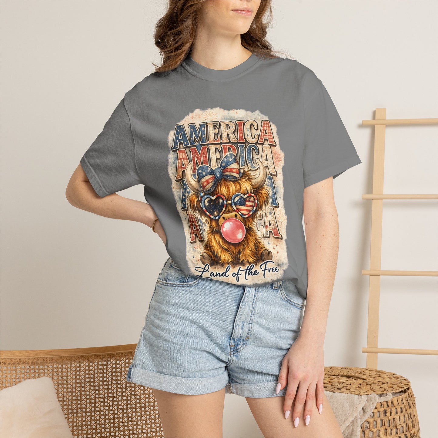 America Bulldog Graphic T-Shirt — "America" "Land of the Free" Patriotic Tee