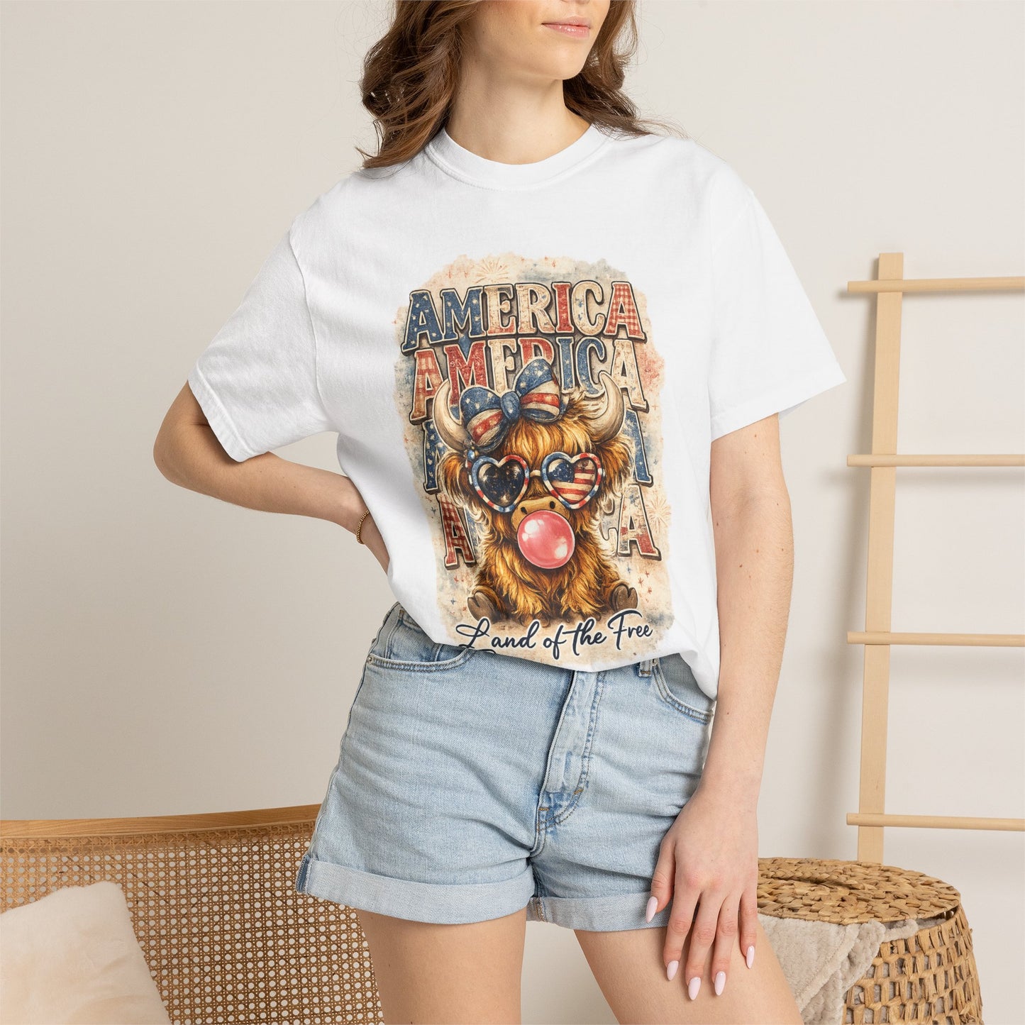 America Bulldog Graphic T-Shirt — "America" "Land of the Free" Patriotic Tee