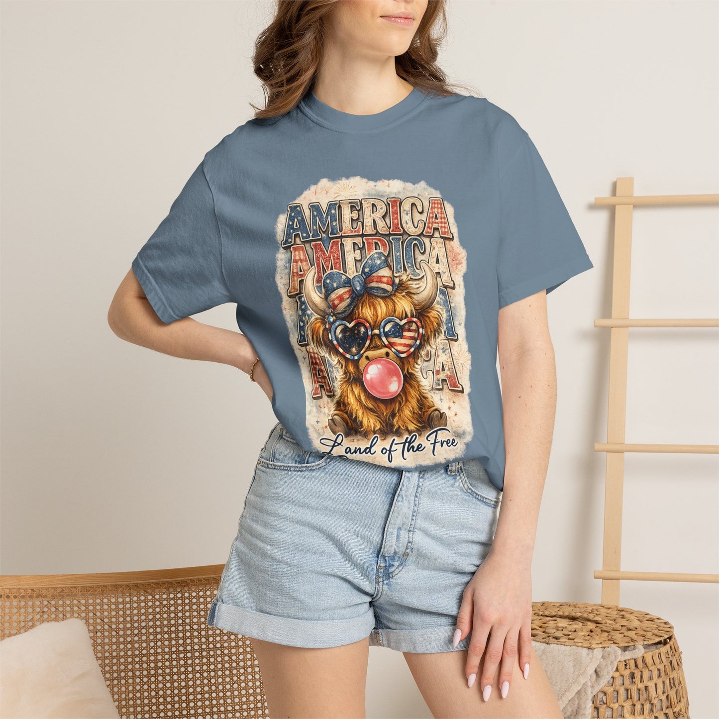 America Bulldog Graphic T-Shirt — "America" "Land of the Free" Patriotic Tee