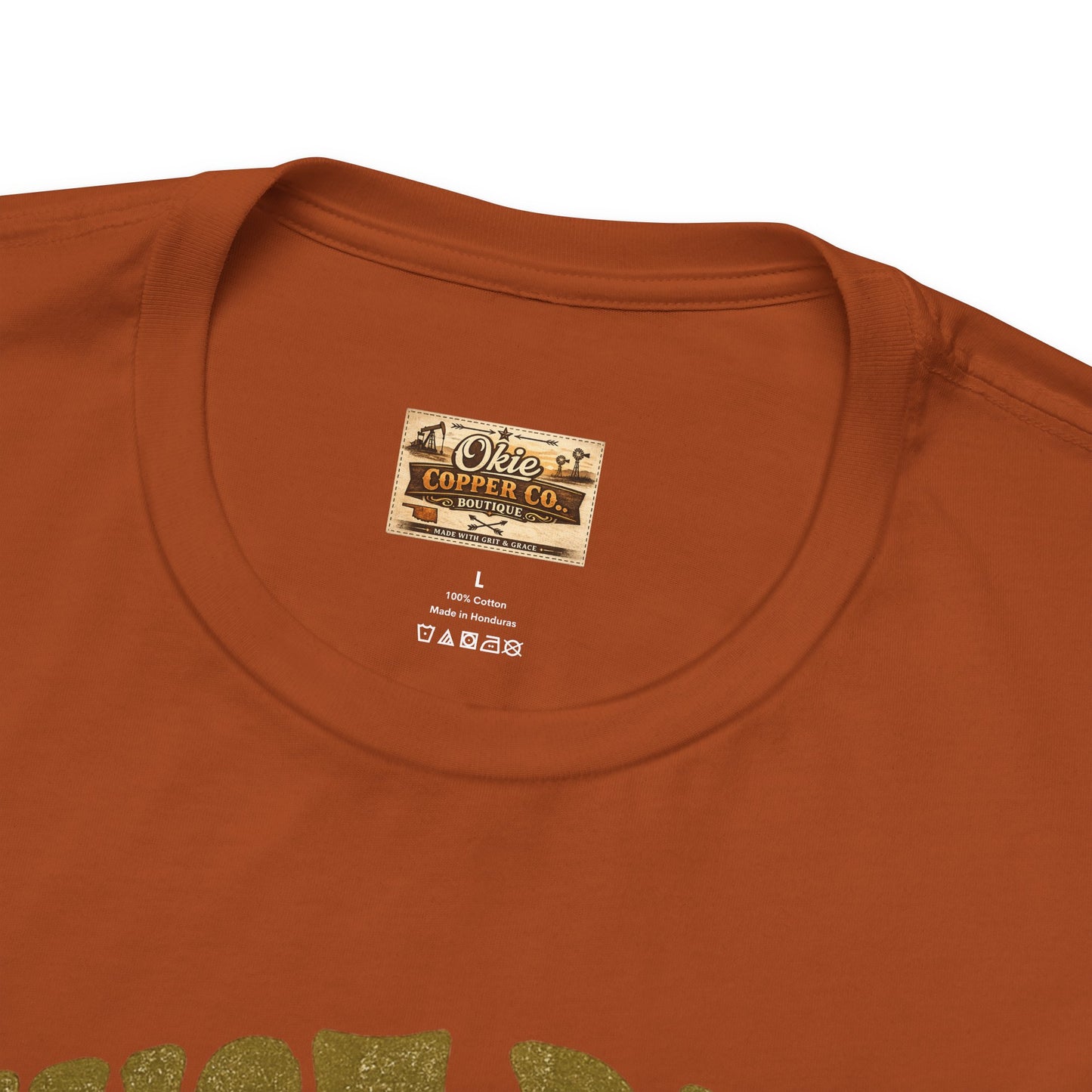 Just Dill With It Tee — Cute Highland Cow Hugging Pickle Graphic T‑Shirt
